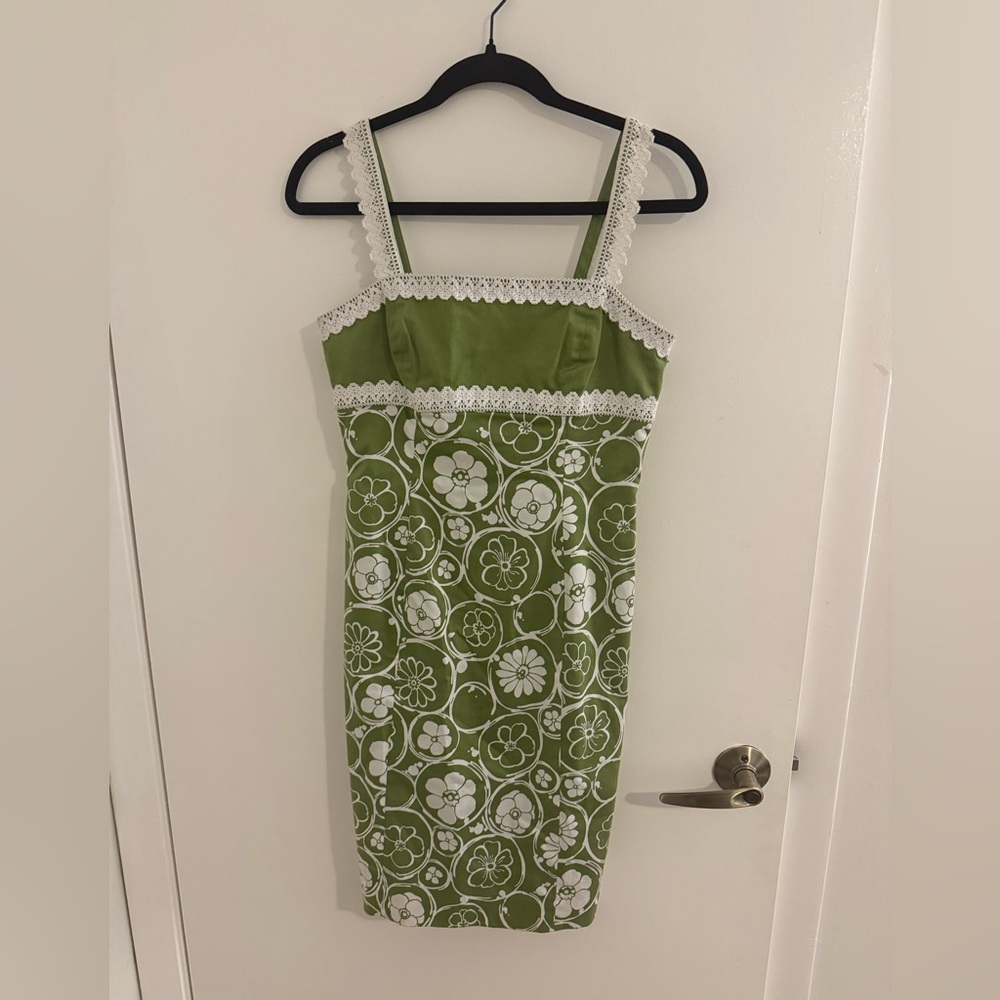 Anne Klein Green Dress with Lace Detail